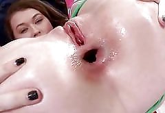 Sweetheart mesmerises a thick dong with sucking